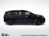 Used 2023 Chrysler Pacifica Touring-L image 2