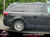 Used 2017 Toyota Sienna XLE Premium image 4