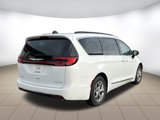 Used 2023 Chrysler Pacifica Limited image 3