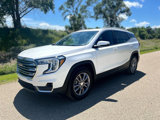 Used 2024 GMC Terrain SLT image 2