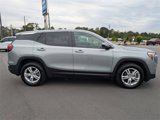 Used 2024 GMC Terrain SLE image 3