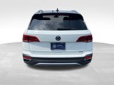 Used 2024 Volkswagen Taos SE w/ Panoramic Sunroof Package image 6