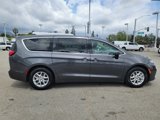 Used 2023 Chrysler Pacifica Touring-L image 4