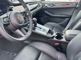Certified 2025 Porsche Macan image 4