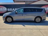 Used 2023 Chrysler Pacifica Touring-L image 4