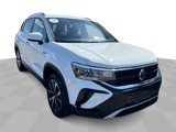 Certified 2022 Volkswagen Taos SE image 2