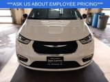 New 2025 Chrysler Pacifica Select image 4