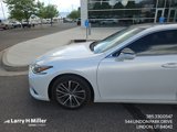 Used 2023 Lexus ES 350 Luxury image 2