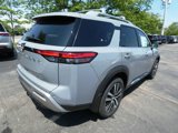New 2025 Nissan Pathfinder Platinum image 3