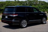 Used 2022 Lincoln Navigator Reserve image 4