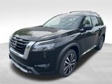 New 2025 Nissan Pathfinder Platinum image 3