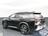 New 2025 Nissan Pathfinder Platinum image 3