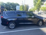 Used 2022 Chrysler Pacifica Touring-L image 2