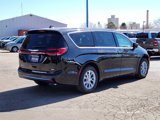 New 2025 Chrysler Pacifica Select image 3