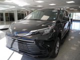 Used 2025 Toyota Sienna LE image 2