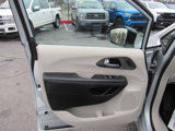 Used 2024 Chrysler Pacifica Touring-L image 6