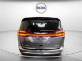 Used 2022 Chrysler Pacifica Touring-L image 6