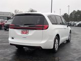 New 2025 Chrysler Pacifica Select image 4