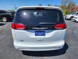 Used 2023 Chrysler Voyager LX image 5