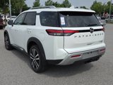 New 2025 Nissan Pathfinder Platinum image 4