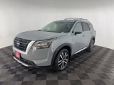 New 2025 Nissan Pathfinder Platinum image 3