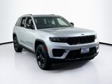 Used 2023 Jeep Grand Cherokee Altitude image 3