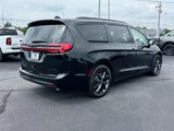 New 2026 Chrysler Pacifica Limited image 3