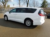New 2025 Chrysler Pacifica Select image 5