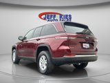 Used 2023 Jeep Grand Cherokee Laredo image 4
