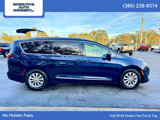 Used 2018 Chrysler Pacifica Touring-L image 4