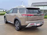 Used 2023 Nissan Pathfinder Platinum image 4