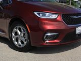 Certified 2023 Chrysler Pacifica Limited image 3