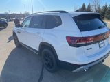 New 2025 Volkswagen Atlas Peak Edition SE image 4