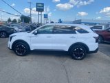 Used 2024 Kia Sorento S image 3