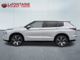 New 2025 Mitsubishi Outlander SE image 2