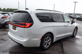 Used 2023 Chrysler Pacifica Limited image 4