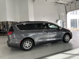 Used 2022 Chrysler Pacifica Touring-L image 4