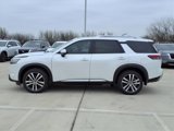 New 2025 Nissan Pathfinder Platinum image 3