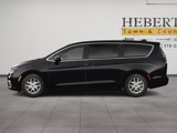 New 2025 Chrysler Pacifica Select image 3