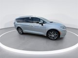New 2026 Chrysler Pacifica Pinnacle image 2