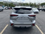 New 2025 Toyota Highlander Platinum image 4