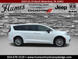 New 2025 Chrysler Pacifica Select image 2