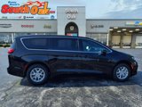 New 2026 Chrysler Pacifica Select image 2