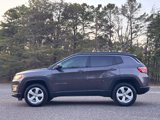 Used 2018 Jeep Compass Latitude image 2