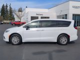 New 2025 Chrysler Pacifica Select image 2