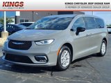 New 2025 Chrysler Pacifica Select image 2