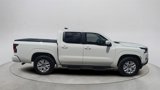 Used 2022 Nissan Frontier SV image 2