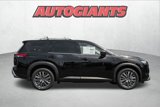 New 2025 Nissan Pathfinder SL w/ SL Premium Package image 3
