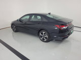 Used 2023 Hyundai Elantra SEL w/ Convenience Package image 3