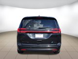 Used 2024 Chrysler Pacifica Premium image 6